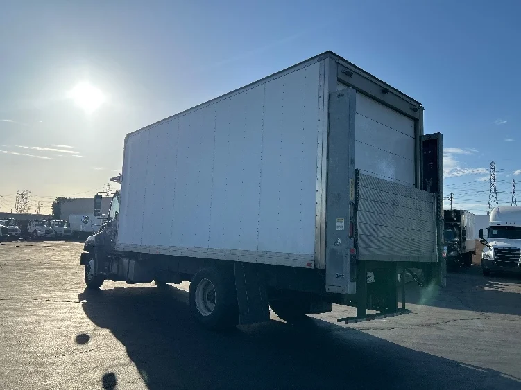 2020 Hino 268 in Torrance, CA — photo 6