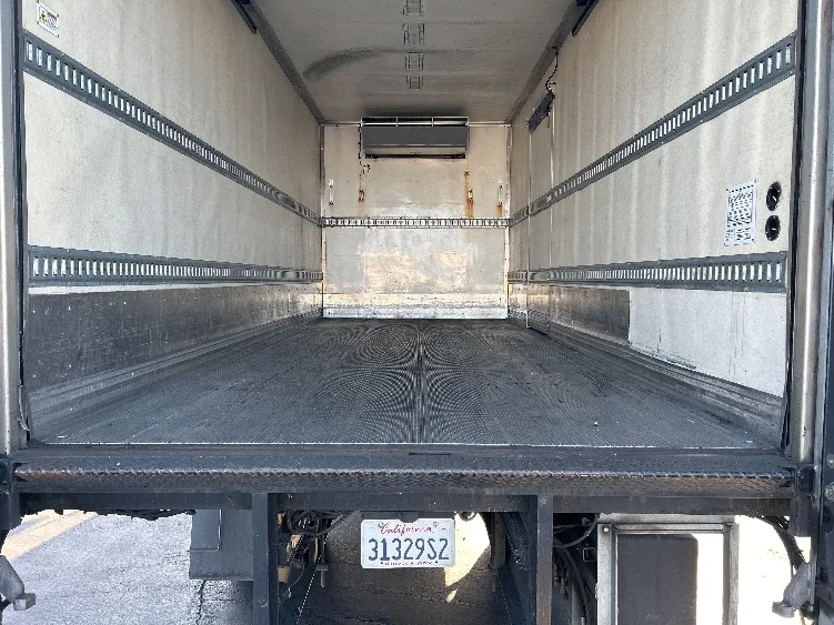 2020 Hino 268 in Torrance, CA — photo 10