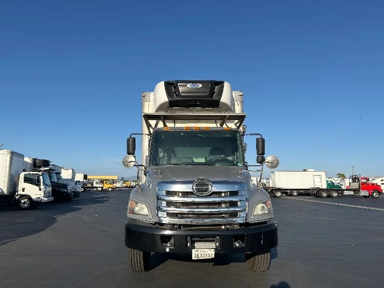 2020 Hino 268 in Torrance, CA — photo 2