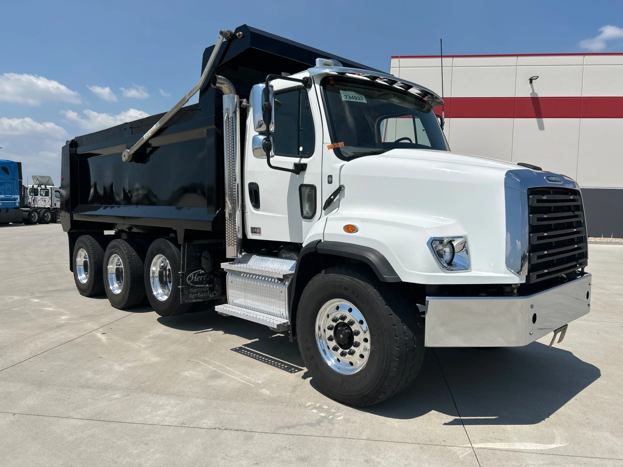 2022 Freightliner 114SD in Indianapolis, IN — photo 3