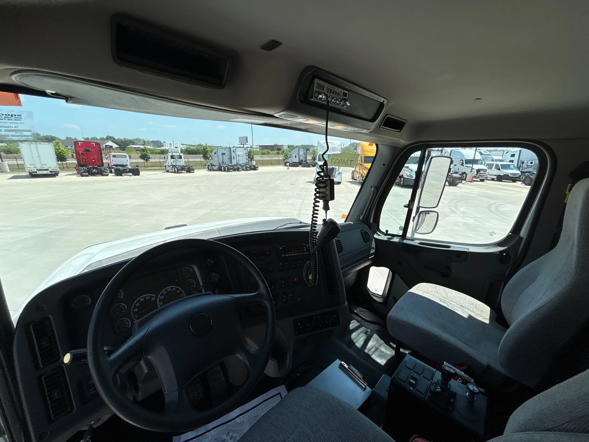 2022 Freightliner 114SD in Indianapolis, IN — photo 5