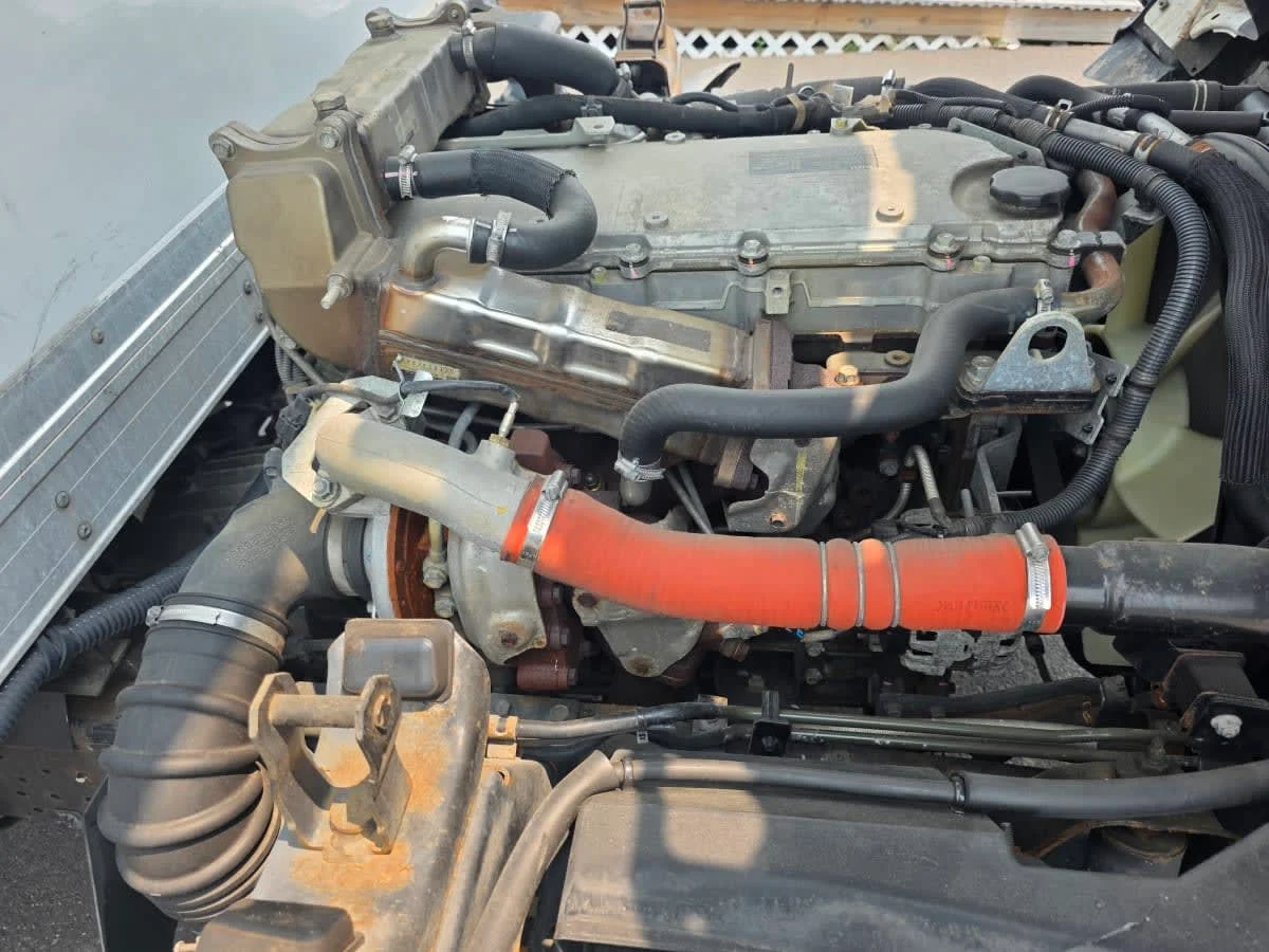2018 Isuzu NRR in Bensalem, PA — photo 11