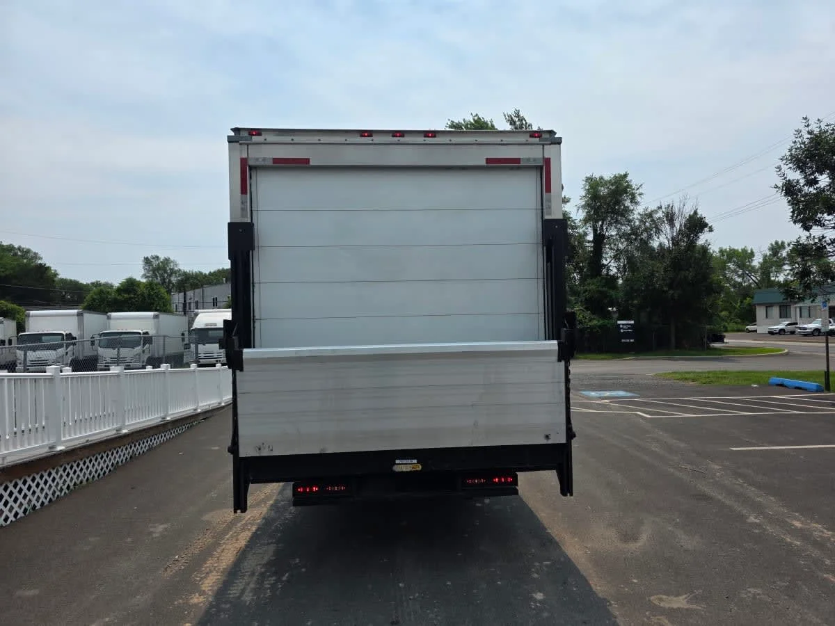 2018 Isuzu NRR in Bensalem, PA — photo 5