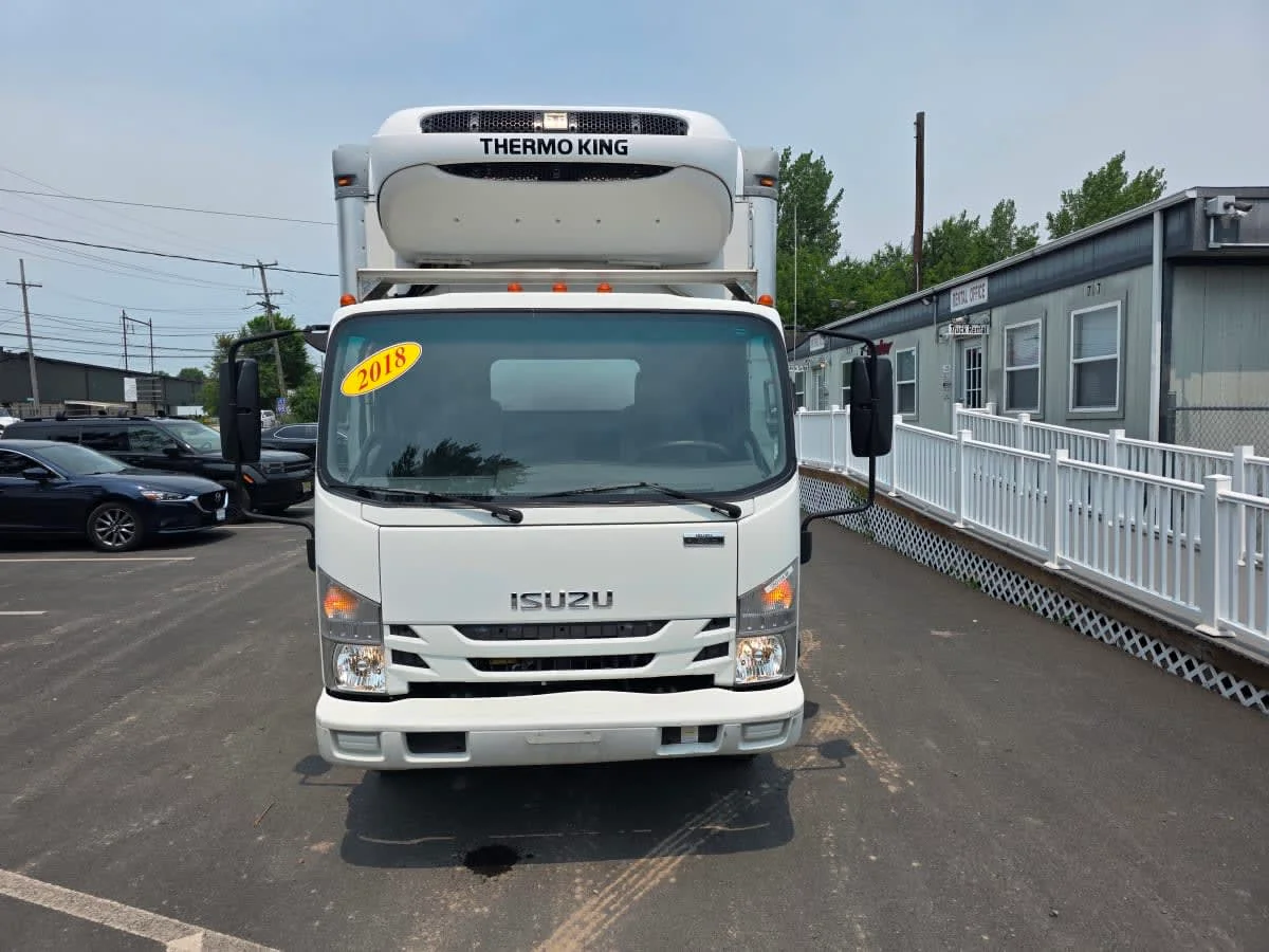 2018 Isuzu NRR in Bensalem, PA — photo 2