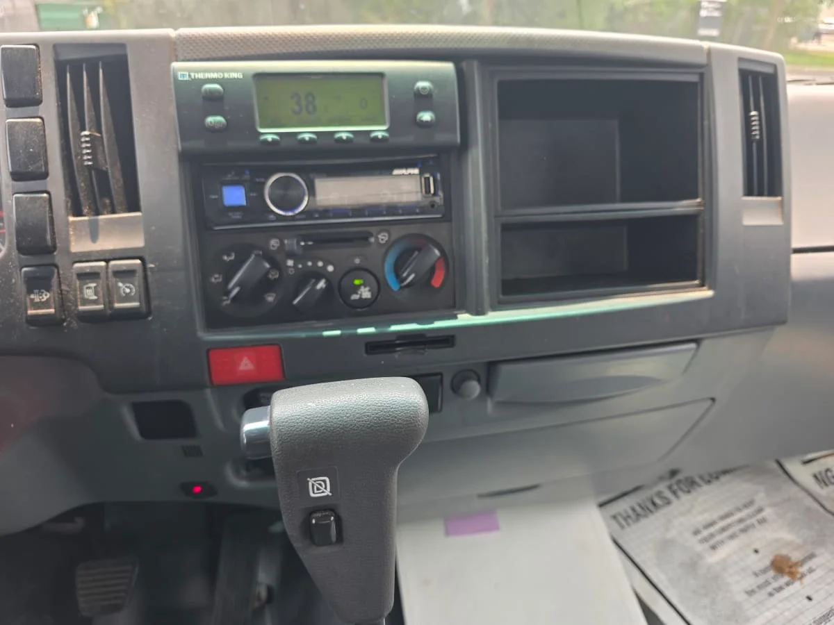 2018 Isuzu NRR in Bensalem, PA — photo 12