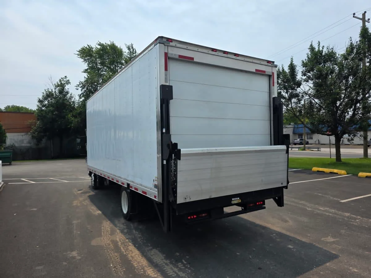 2018 Isuzu NRR in Bensalem, PA — photo 6