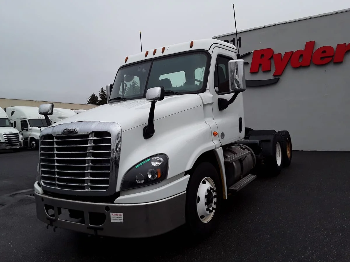 2020 Freightliner Cascadia in Allentown, PA