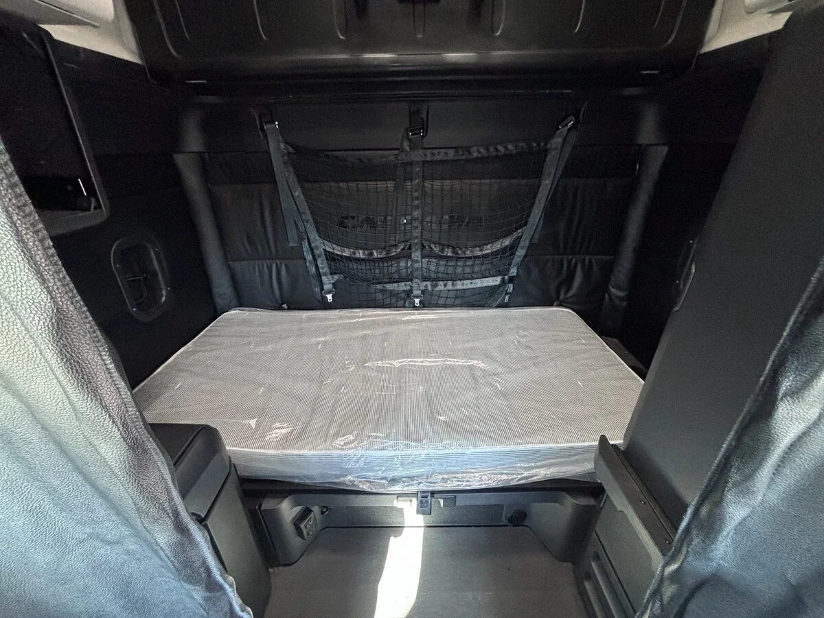 2025 Freightliner Cascadia - image 13