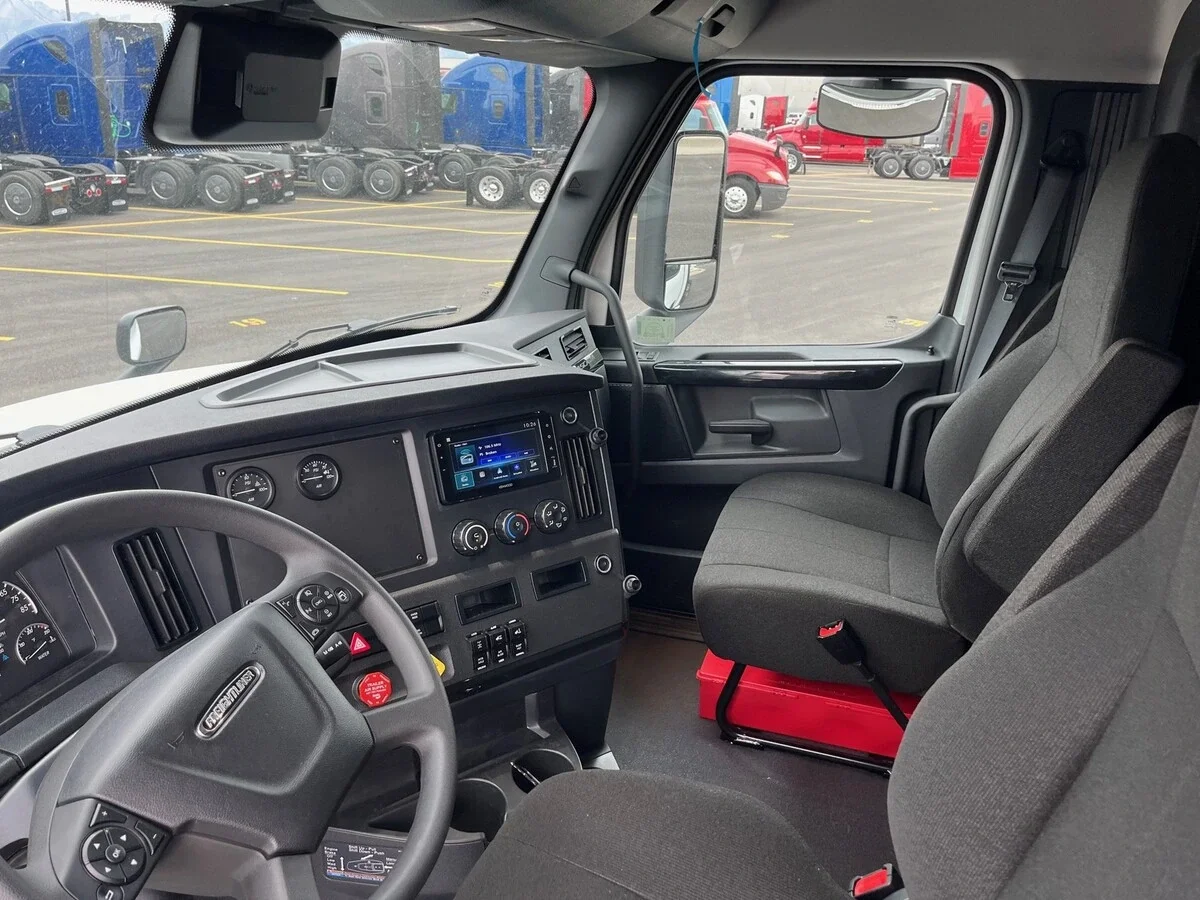 2027 Freightliner Cascadia - image 13