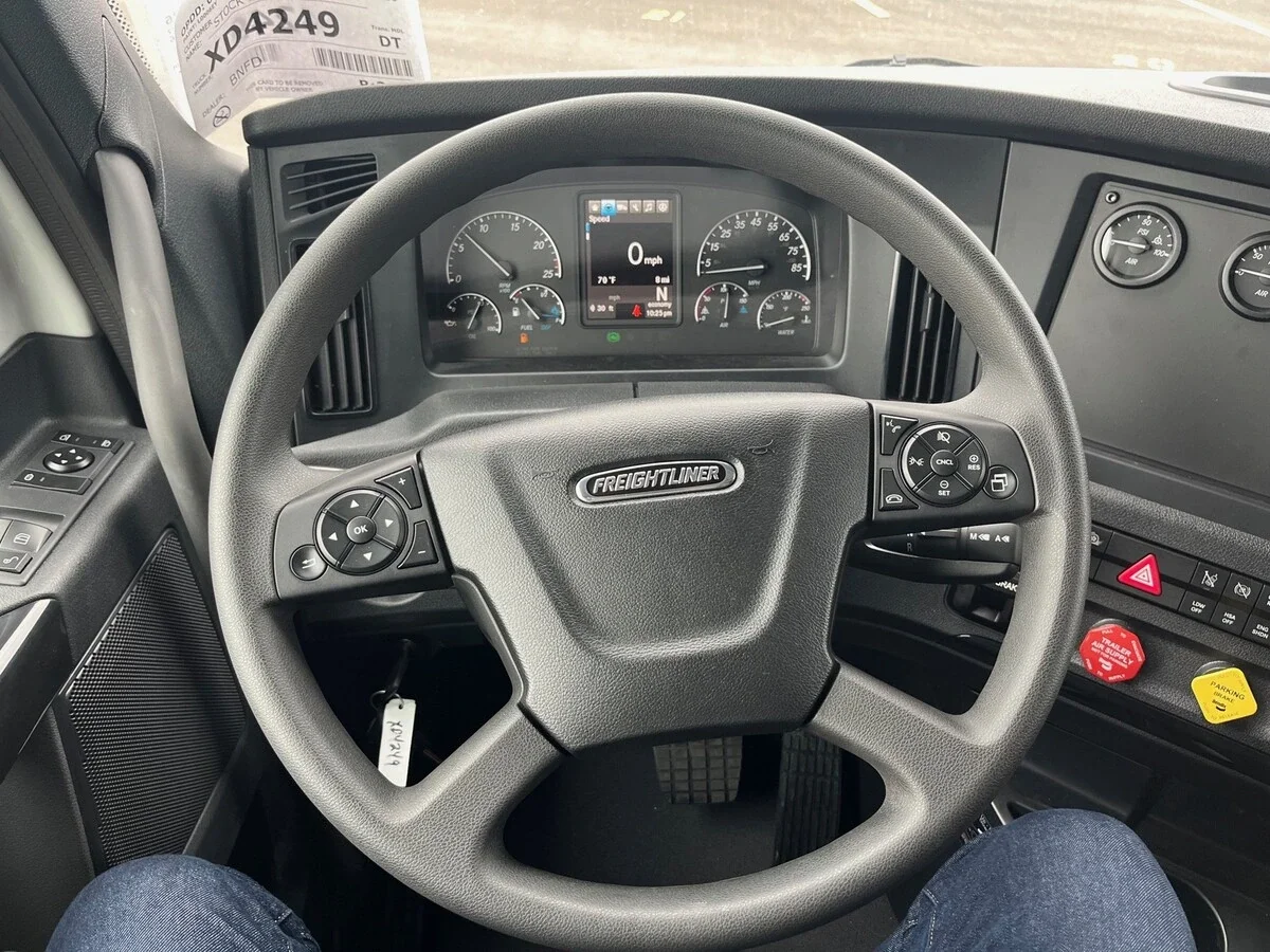 2027 Freightliner Cascadia - image 12