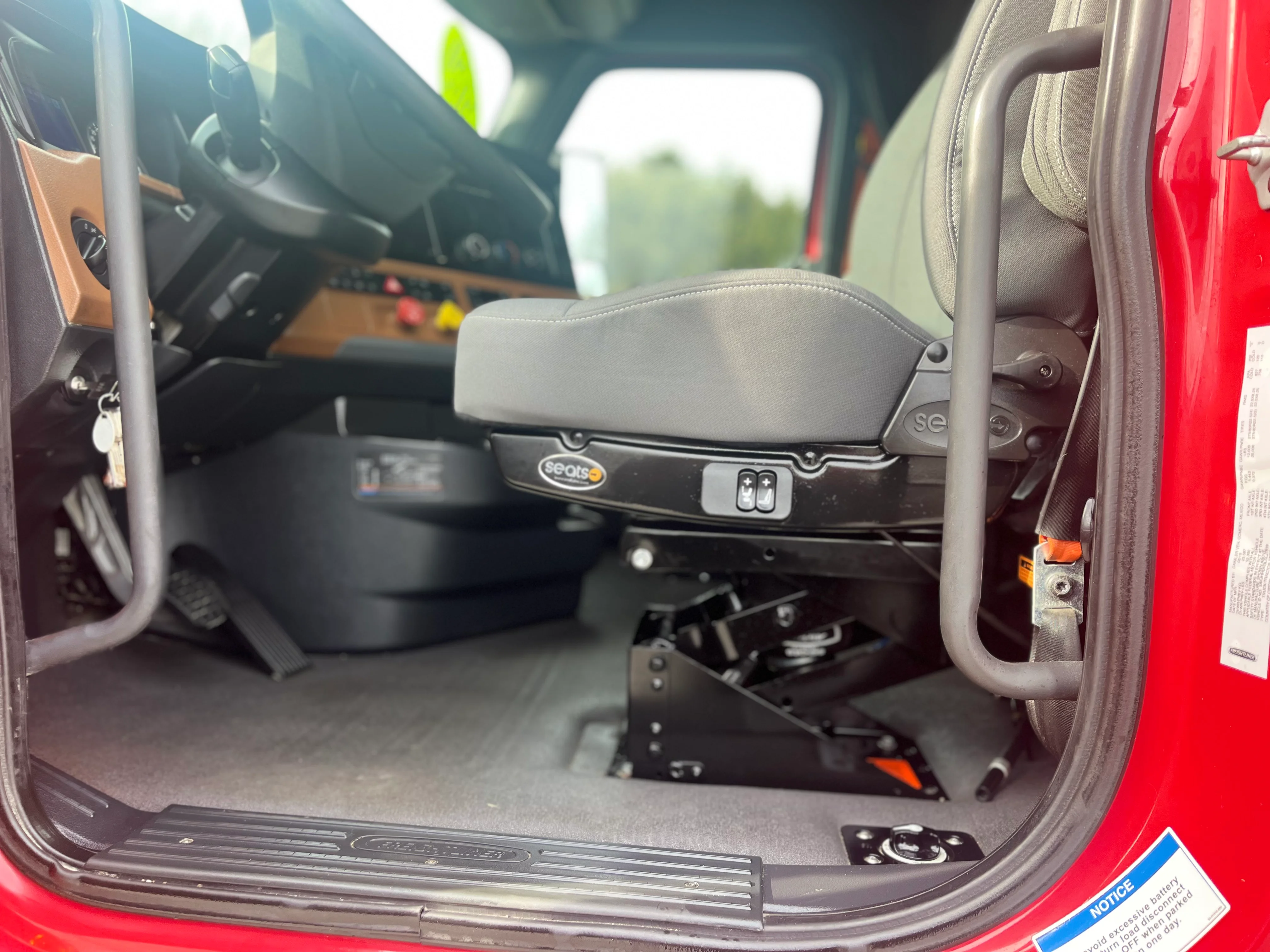 2020 Freightliner Cascadia in Greensboro, NC — photo 15