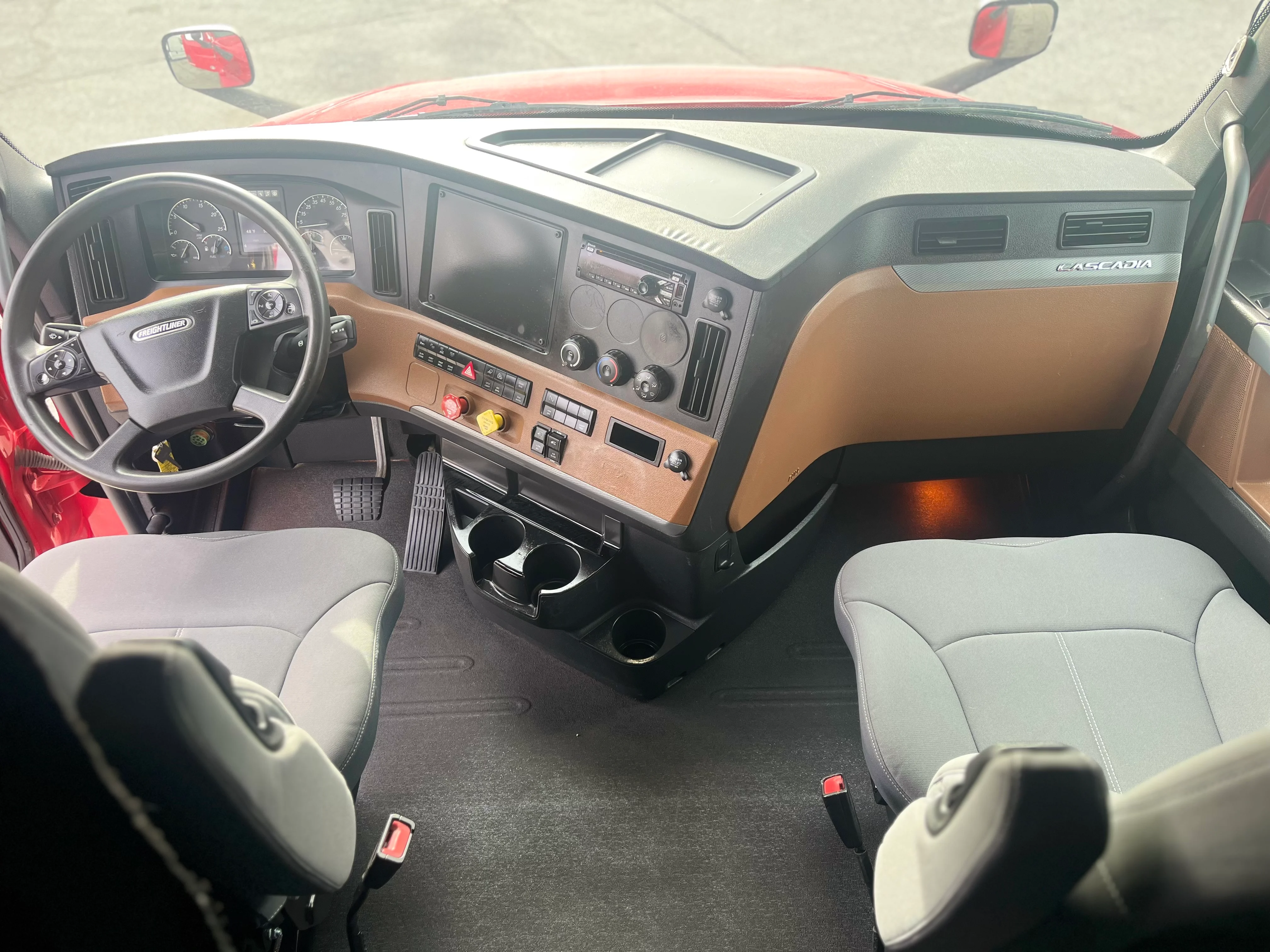 2020 Freightliner Cascadia in Greensboro, NC — photo 18