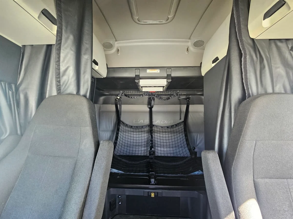2022 Freightliner Cascadia in Orlando, FL — photo 7