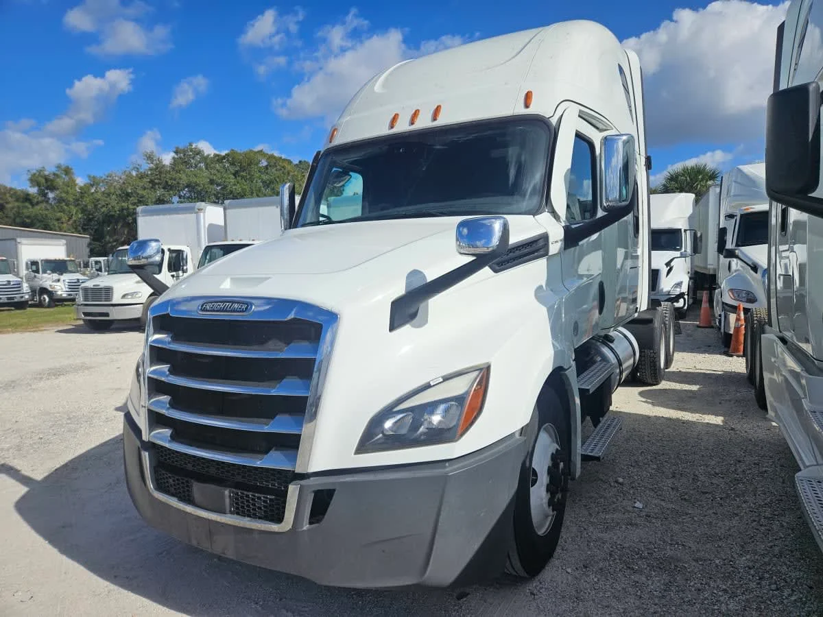 2022 Freightliner Cascadia in Orlando, FL