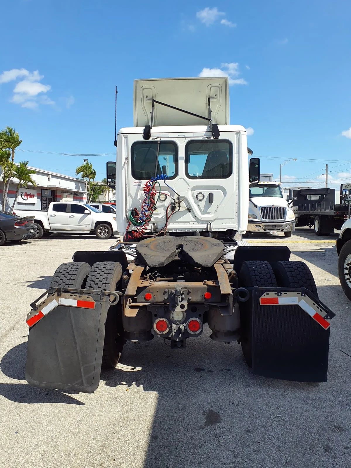 2020 Freightliner Cascadia - image 5