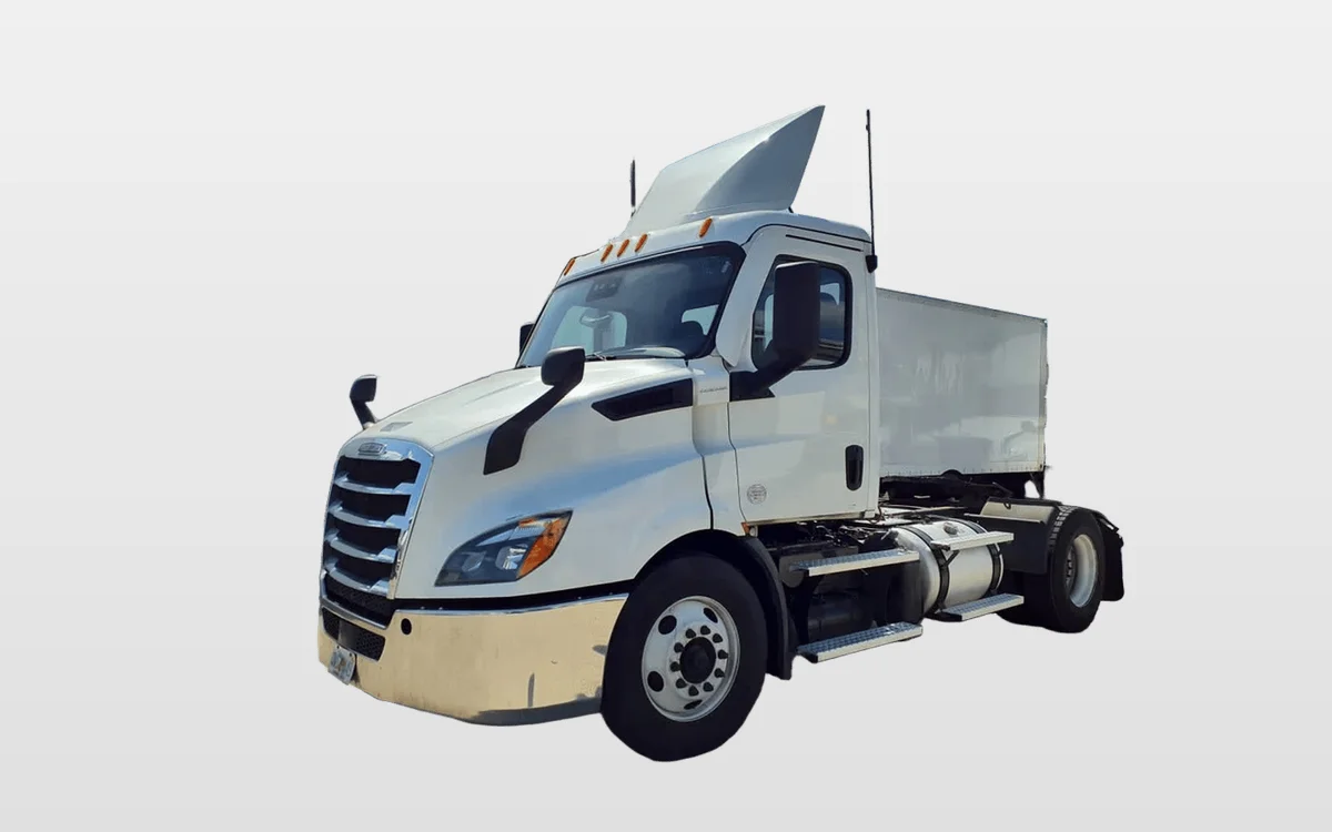 2020 Freightliner Cascadia - image 1