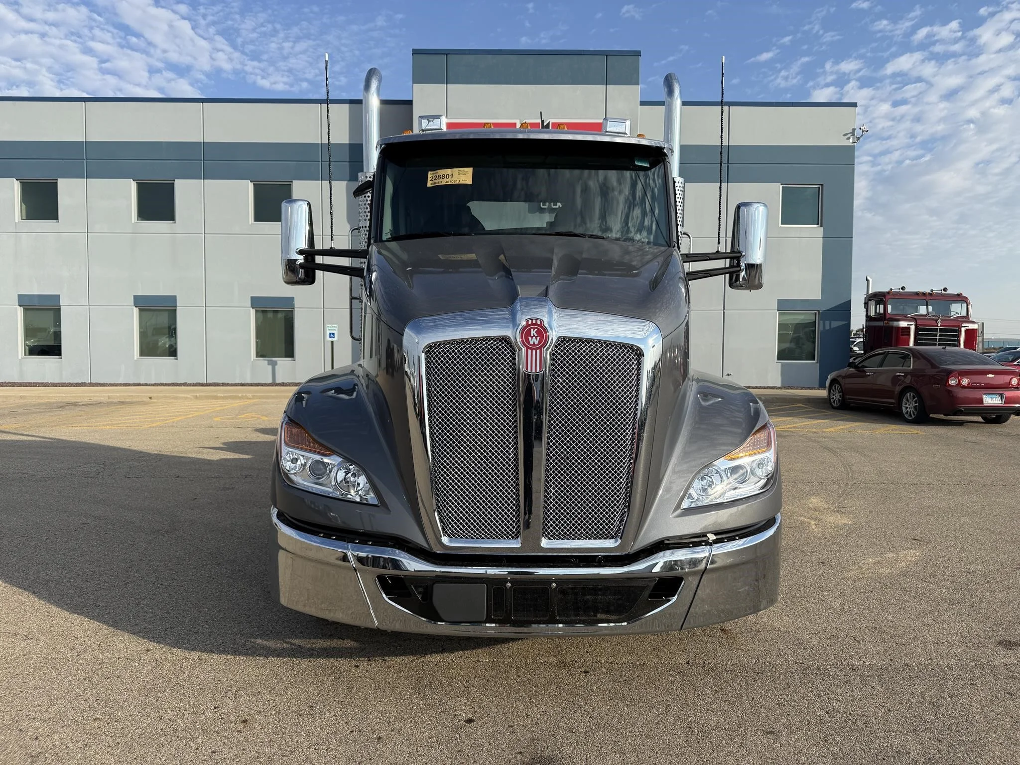 2026 Kenworth T680 - image 2
