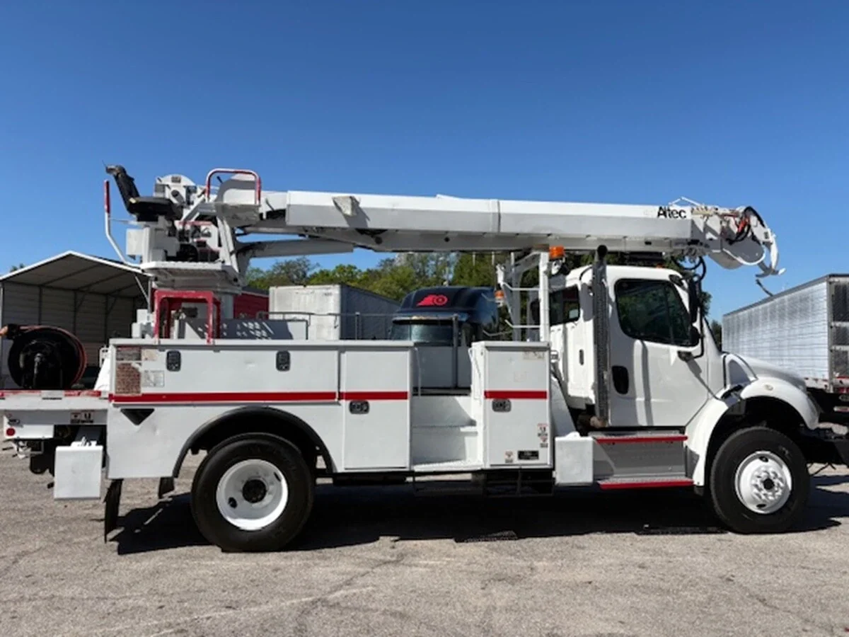 2018 Freightliner M2 106 — photo 22