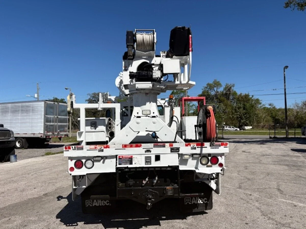2018 Freightliner M2 106 — photo 25