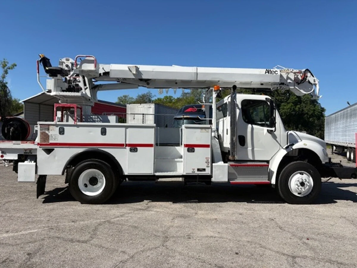 2018 Freightliner M2 106 — photo 15