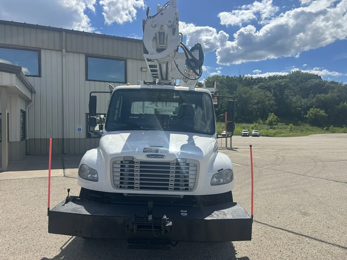 2018 Freightliner M2 106 — photo 2