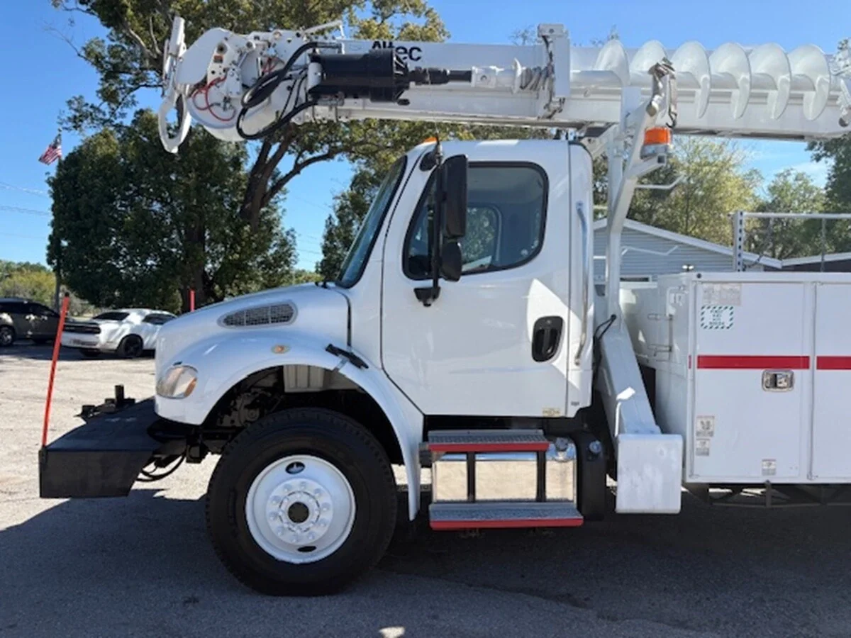 2018 Freightliner M2 106 — photo 34