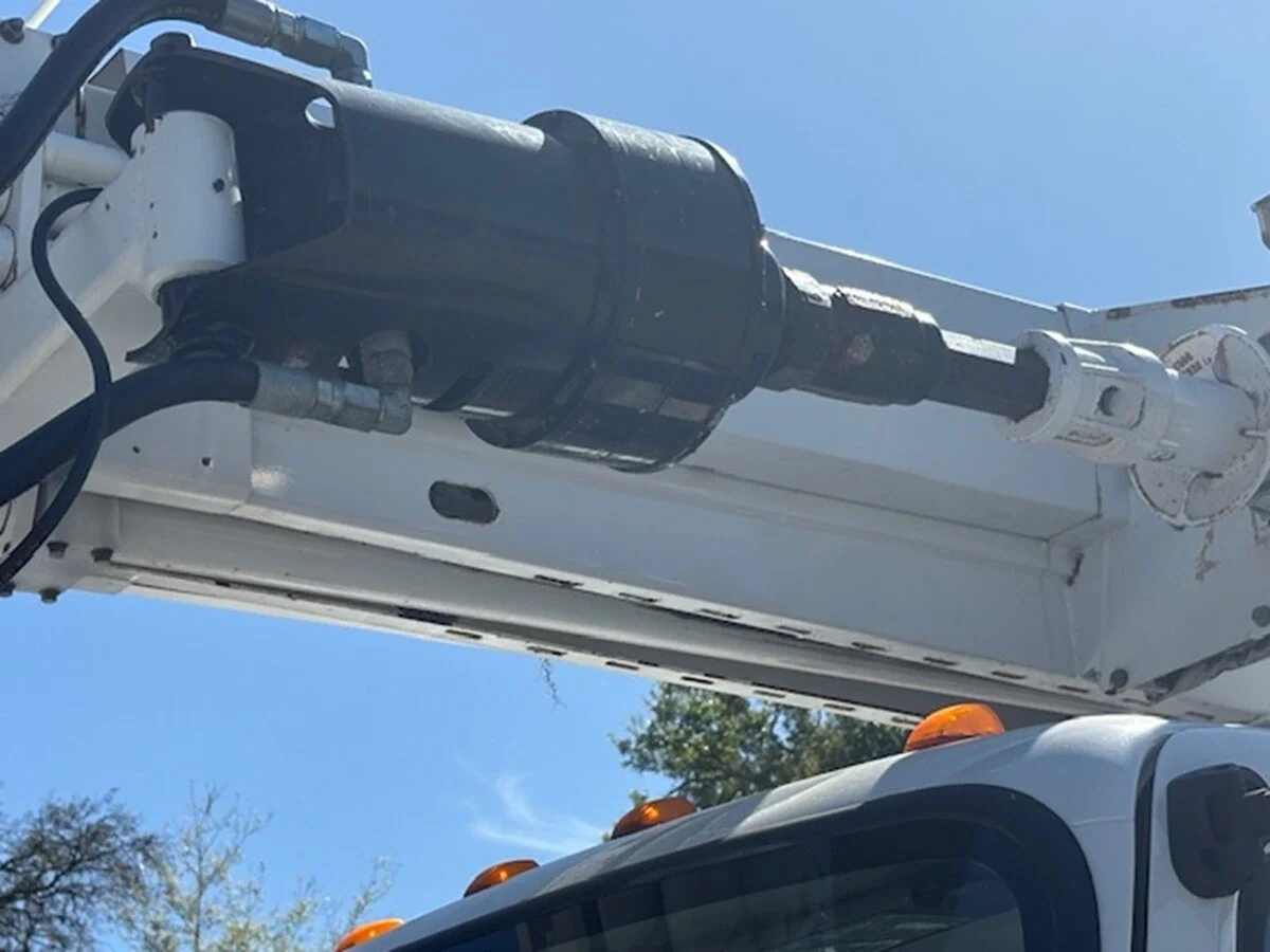 2018 Freightliner M2 106 — photo 33