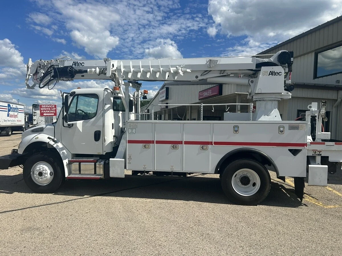 2018 Freightliner M2 106 — photo 9
