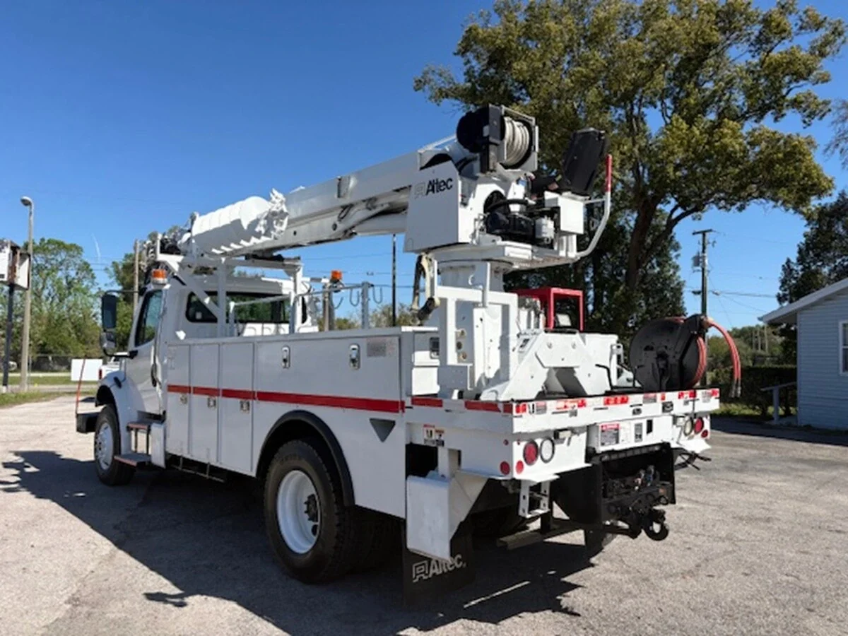 2018 Freightliner M2 106 — photo 29