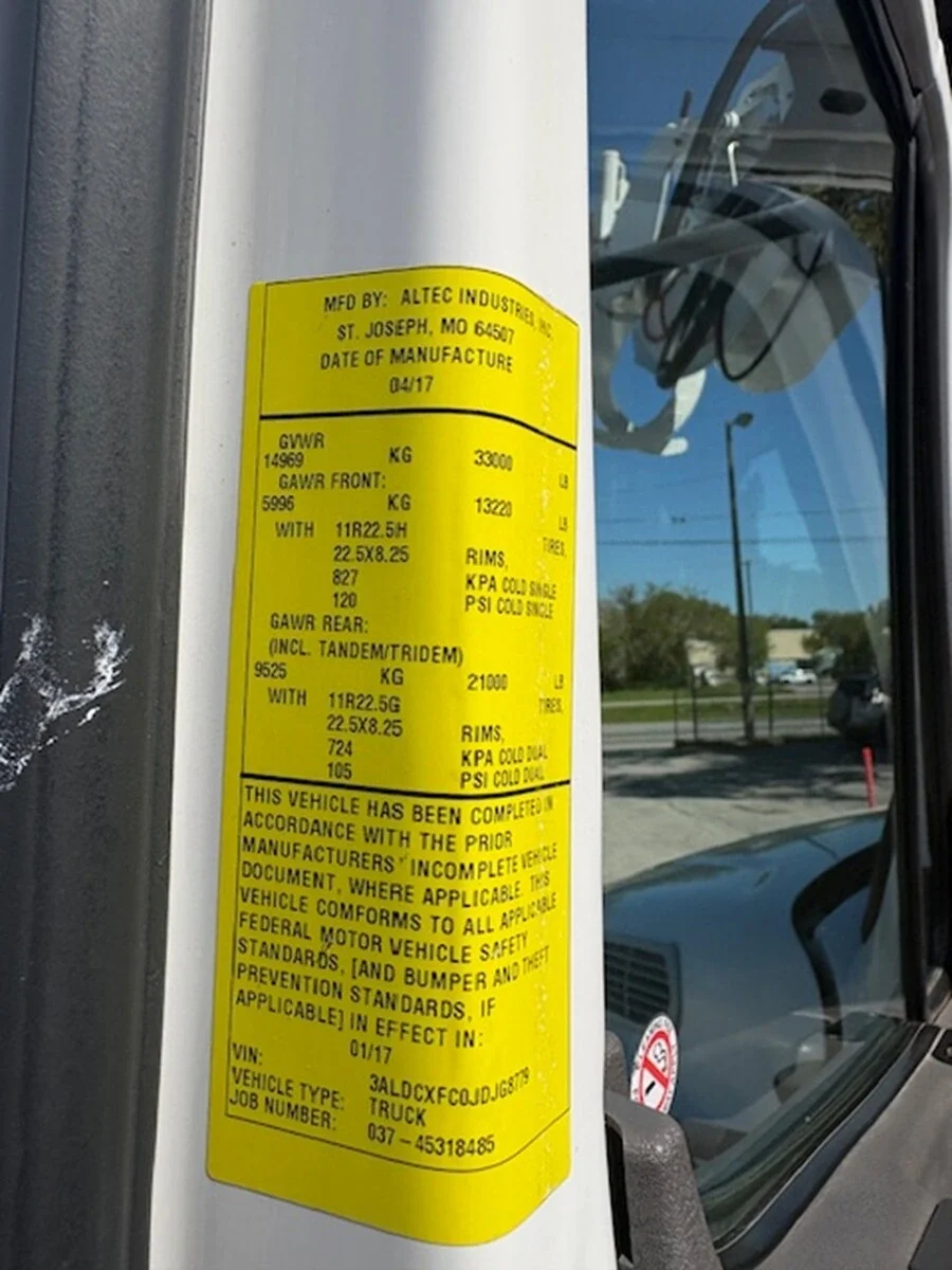 2018 Freightliner M2 106 — photo 47