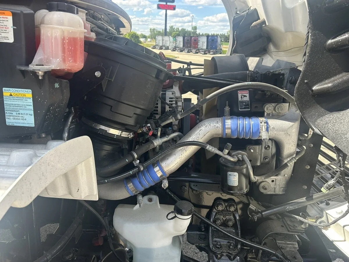 2018 Freightliner M2 106 — photo 50