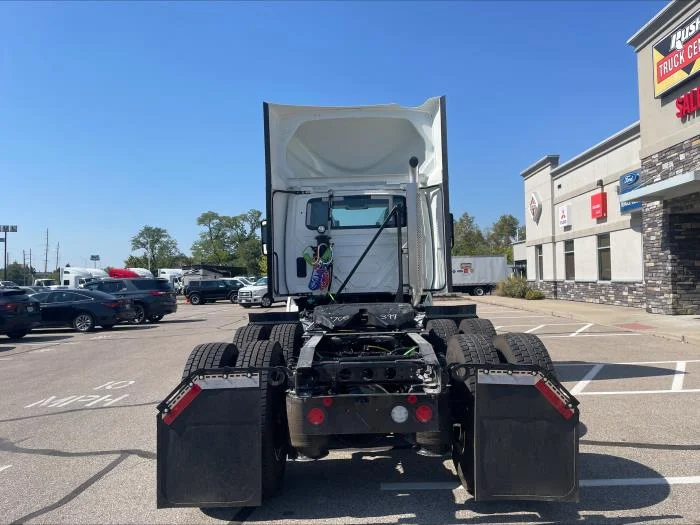 2026 International LT - image 7