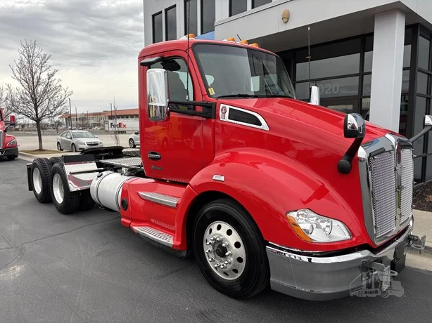 2022 Kenworth T680 in Salt Lake City, UT — photo 3
