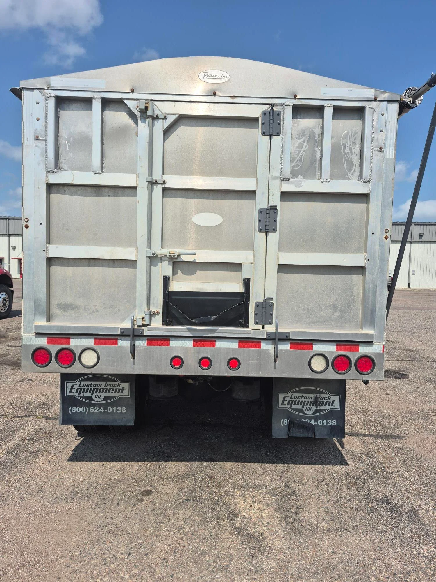 2013 Freightliner Cascadia - image 5