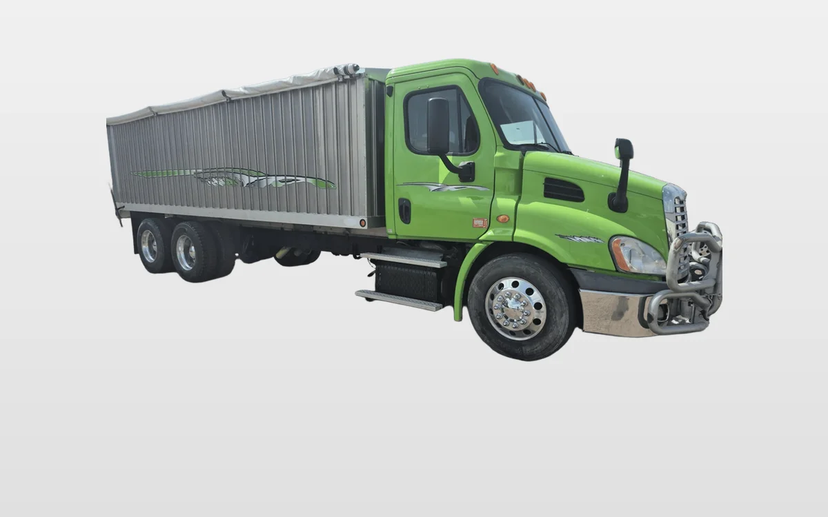 2013 Freightliner Cascadia - image 1
