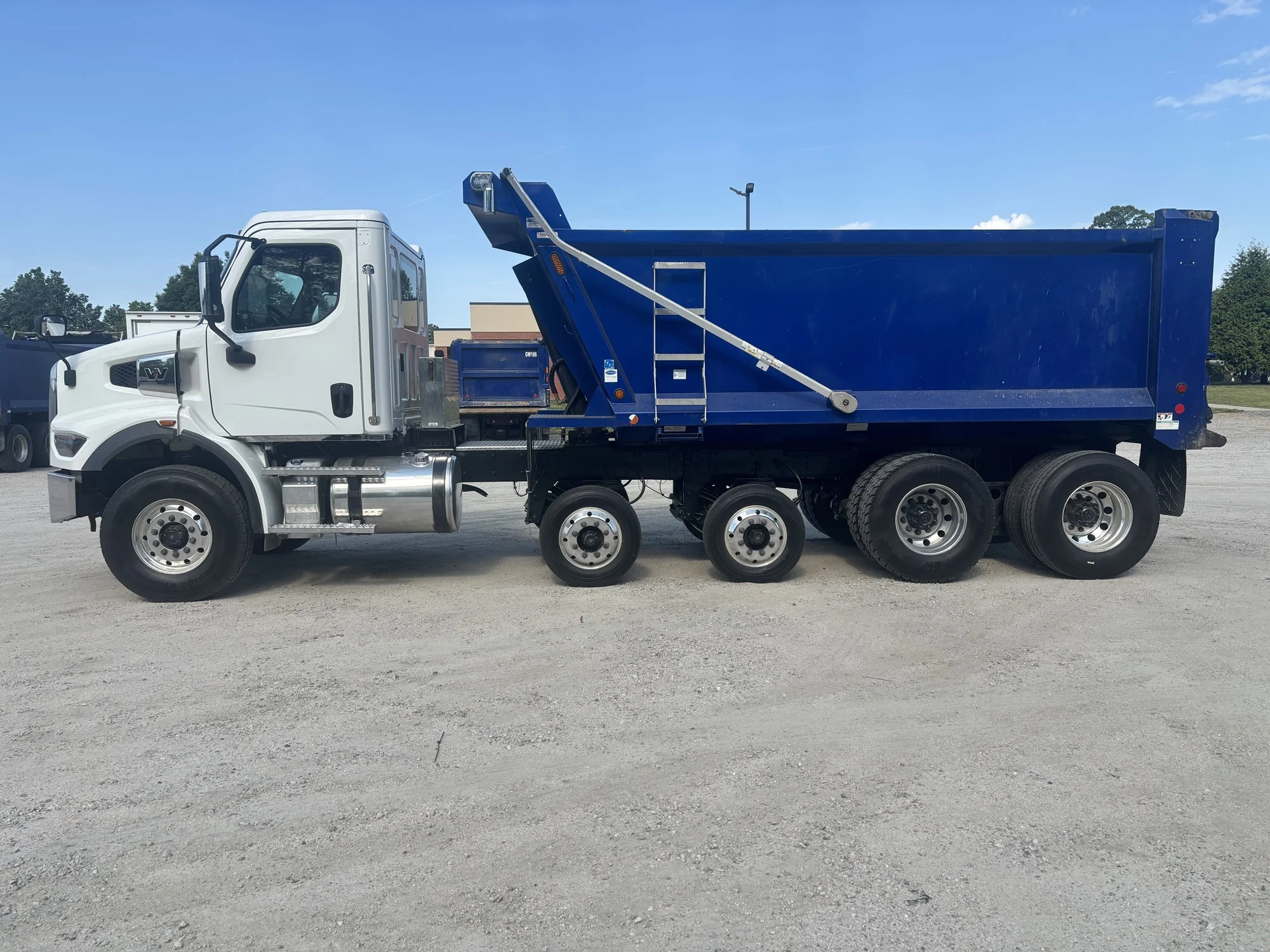 2024 Western Star 47X — photo 3