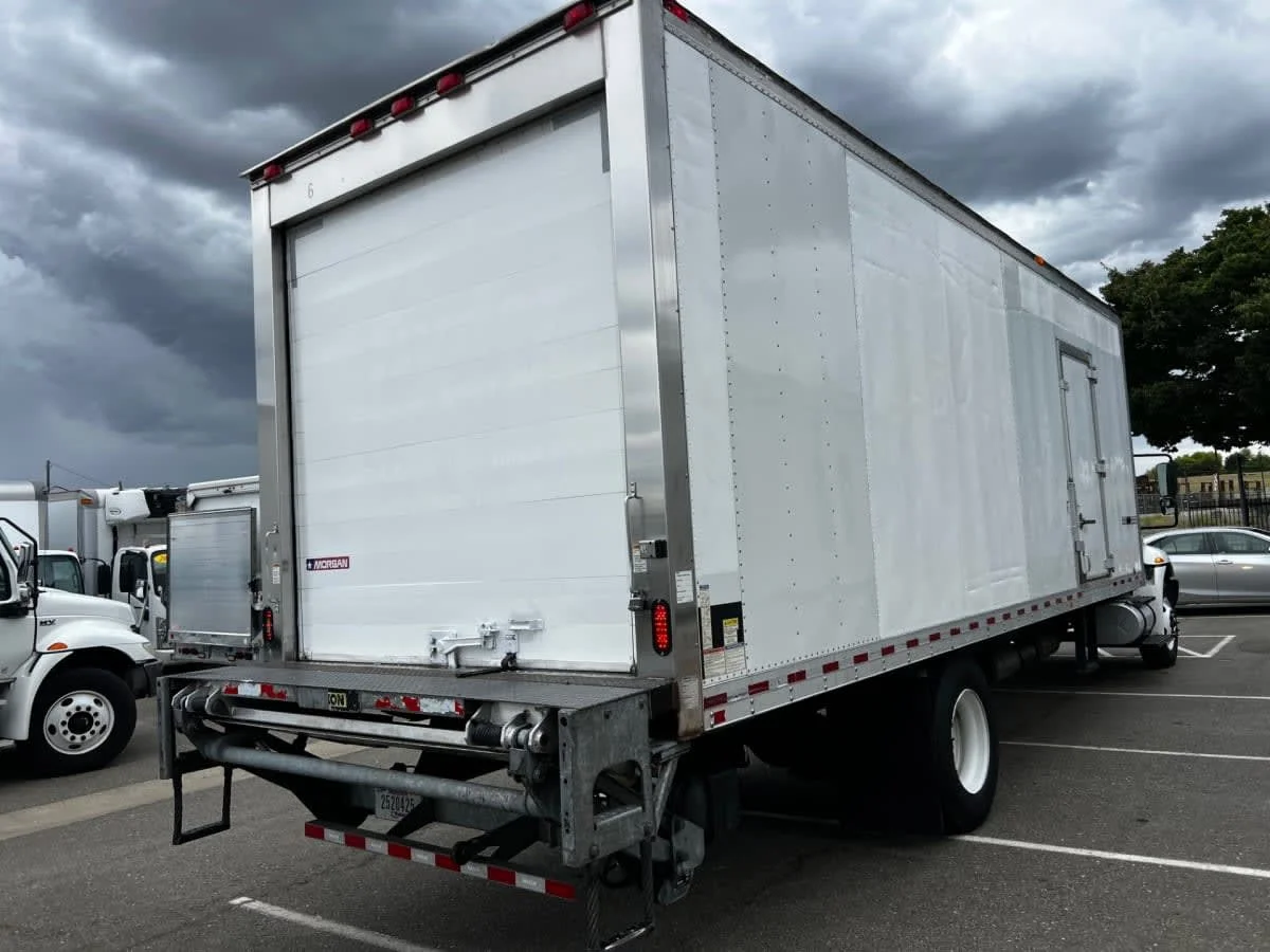 2017 International 4300 in West Sacramento, CA — photo 4