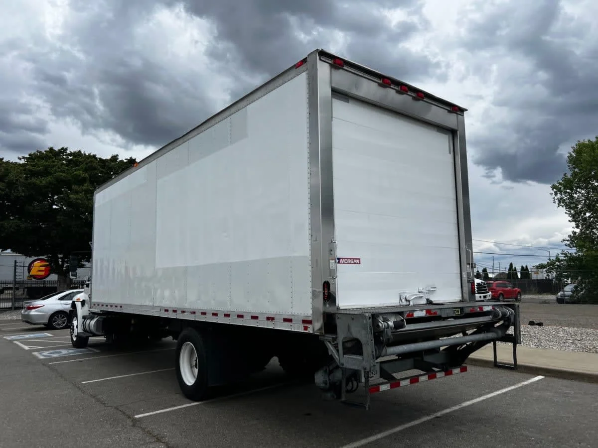 2017 International 4300 in West Sacramento, CA — photo 6