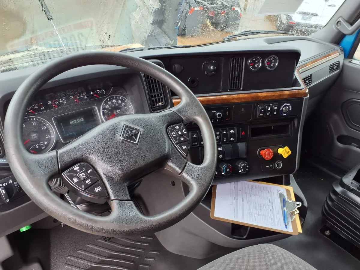 2021 International LT in Dallas, TX — photo 7