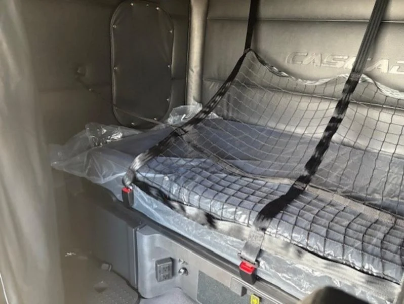 2026 Freightliner Cascadia - image 8