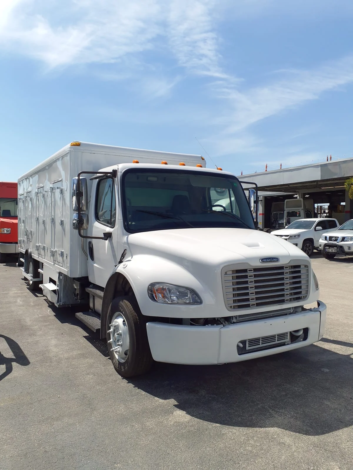 2017 Freightliner M2 106 - image 3