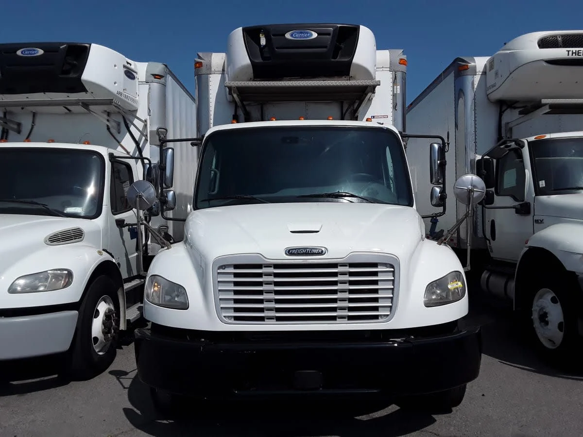 2019 Freightliner M2 106 - image 2