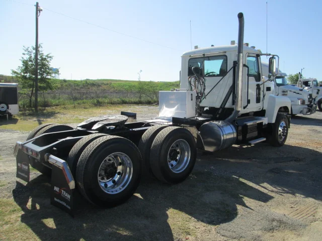 2021 Mack Pinnacle - image 5