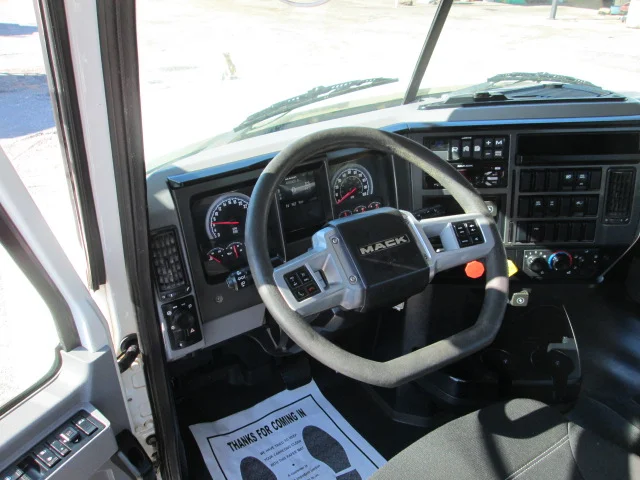 2021 Mack Pinnacle - image 20