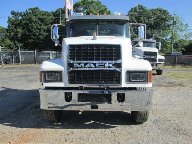 2021 Mack Pinnacle in Macon, GA — photo 2