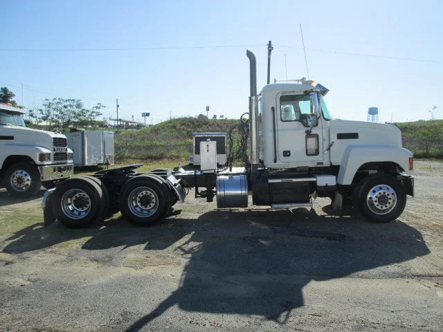 2021 Mack Pinnacle in Macon, GA — photo 4