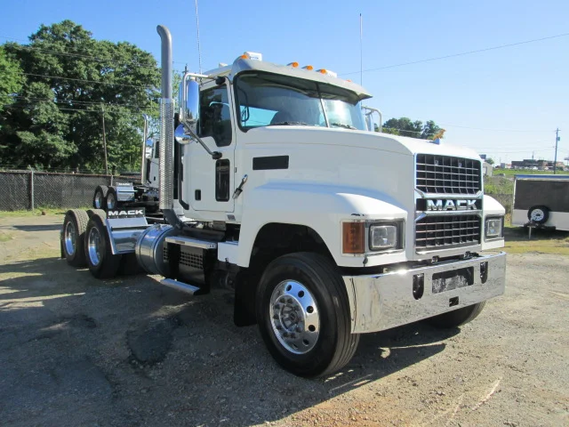 2021 Mack Pinnacle in Macon, GA — photo 3