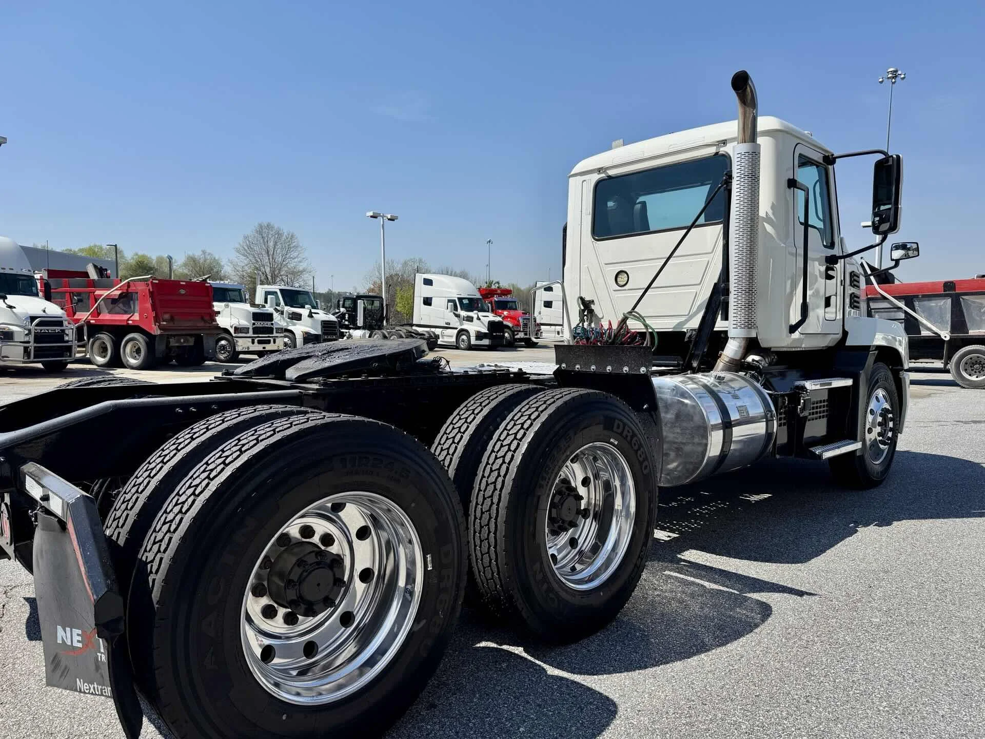 2020 Mack Anthem - image 6