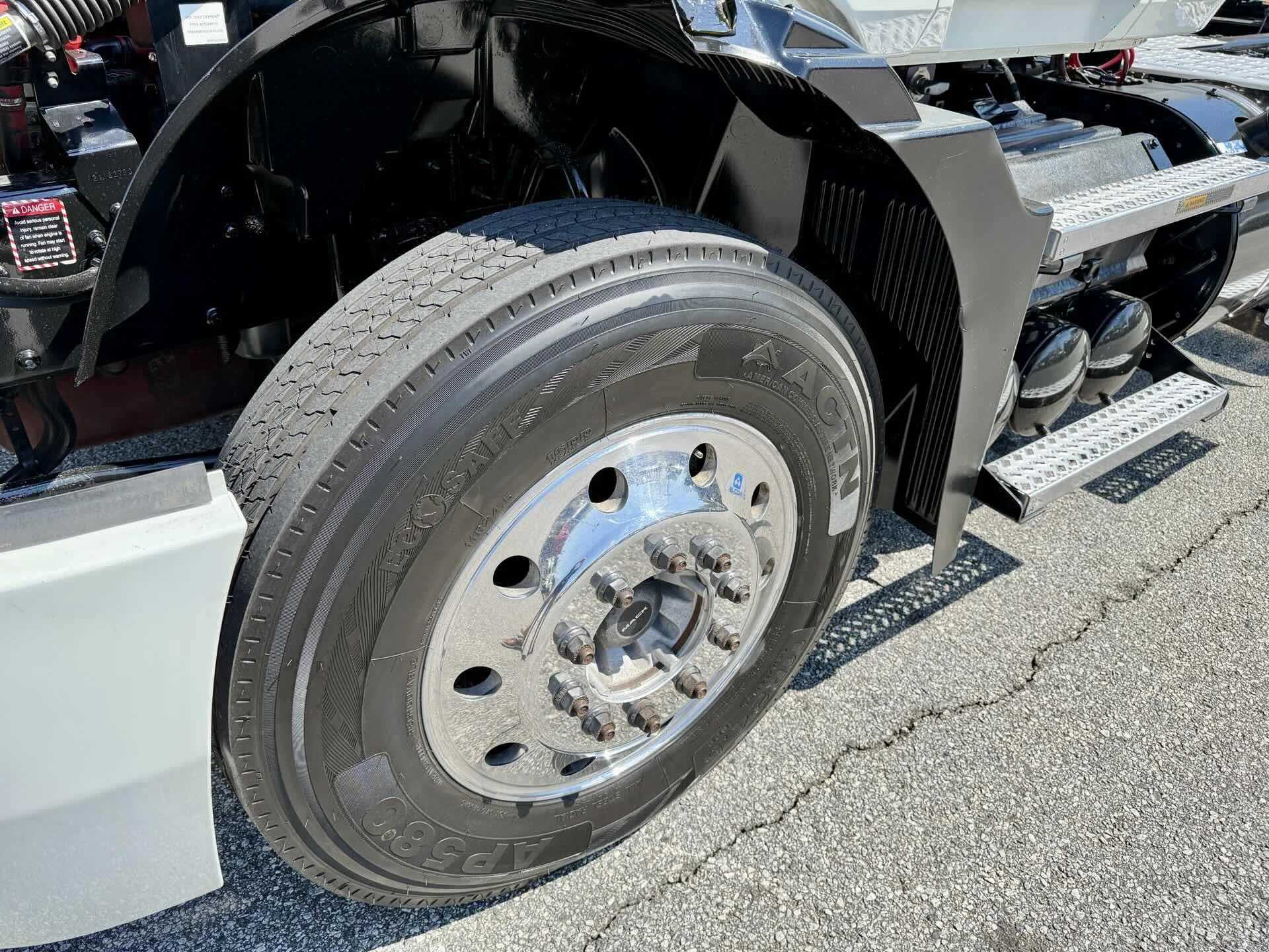 2020 Mack Anthem - image 10