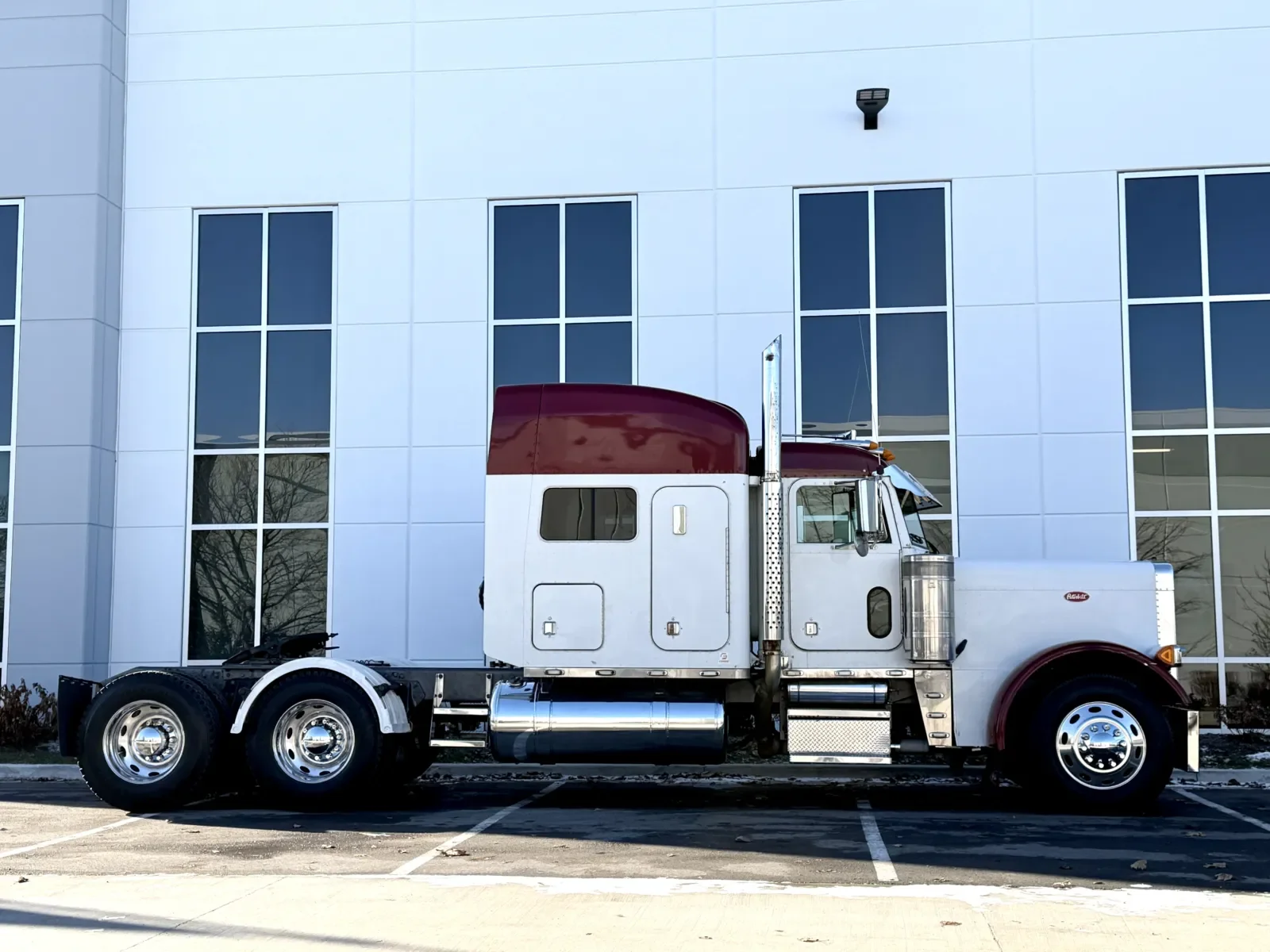 1998 Peterbilt 379 in New Lenox, IL — photo 3